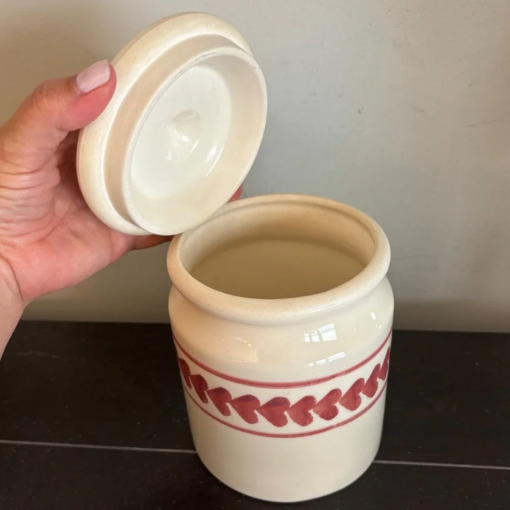 Hartstone Pottery | USA | Stoneware Canister | Pink Hearts and‎ Stripes | 7.25